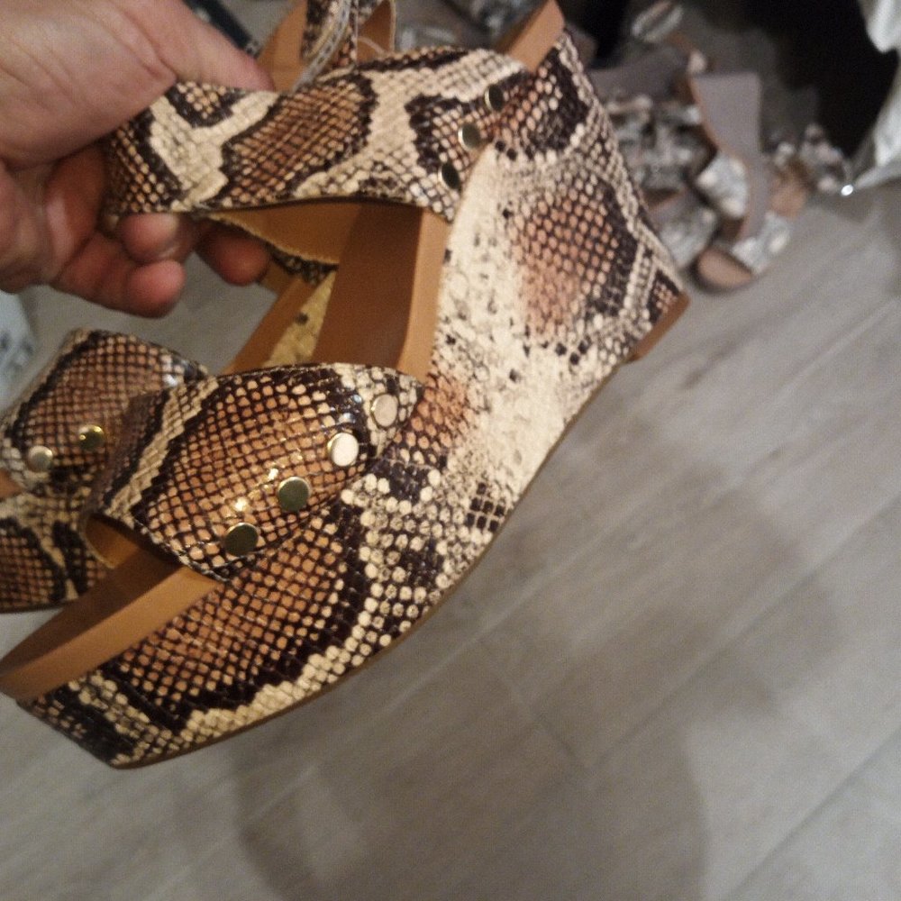 Vince Camuto Ventinda Snake Platform Sandals Wedge - Picture 7 of 7